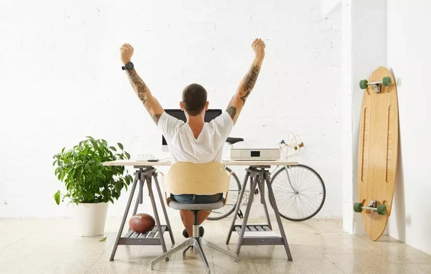 Consejos de buena postura en el trabajo. FIV DONO